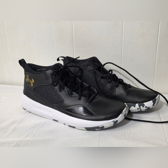 Under Armour Lockdown 6 Mens Size 11 Black And White With Metallic Gold Logo main image 8